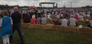 cut loose crowd